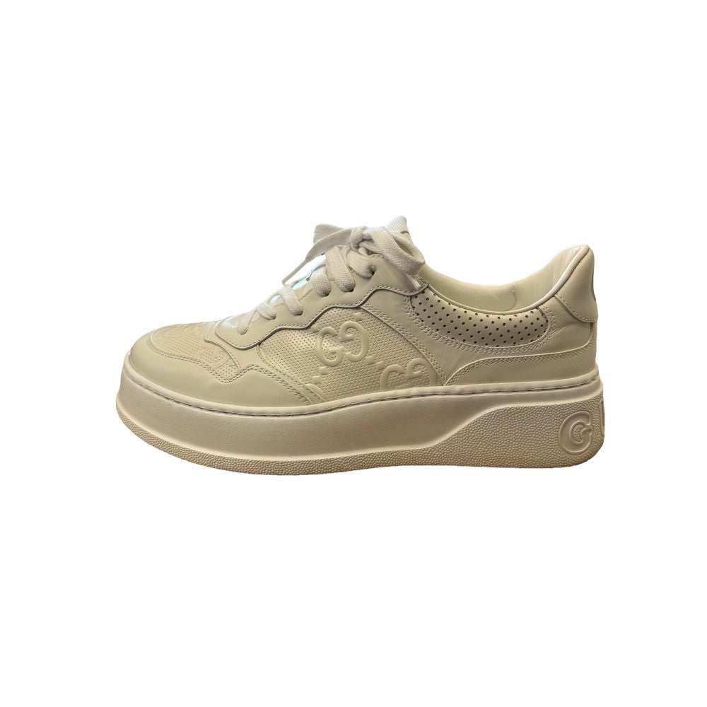 GUCCI HERRENSNEAKER MIT GG-PRÄGUNG