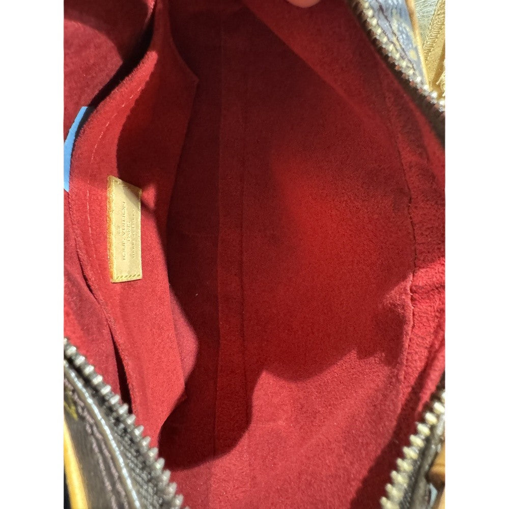 LOUIS VUITTON POCHETTE CROISSANT SHOULDER BAG