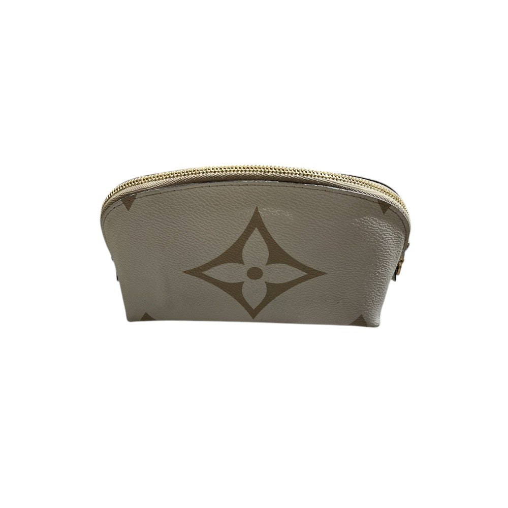 LOUIS VUITTON GIANT POCHETTE PM