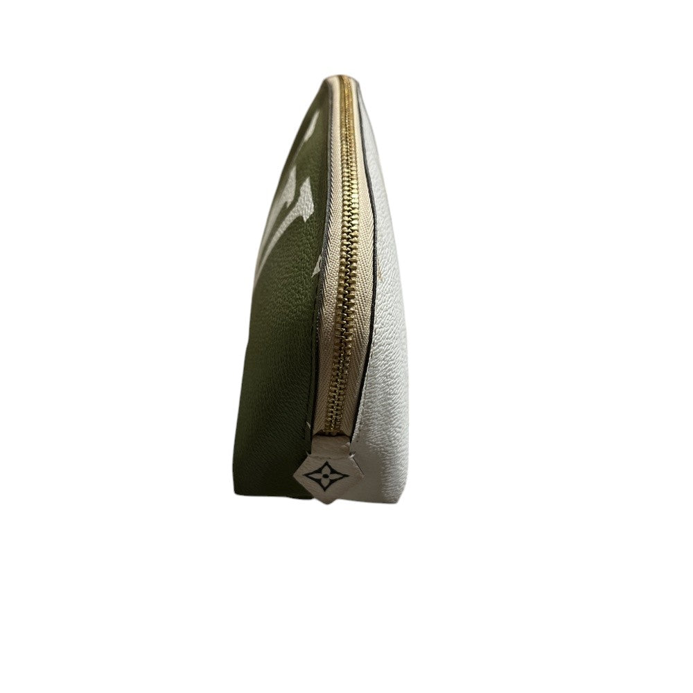 LOUIS VUITTON GIANT POCHETTE PM