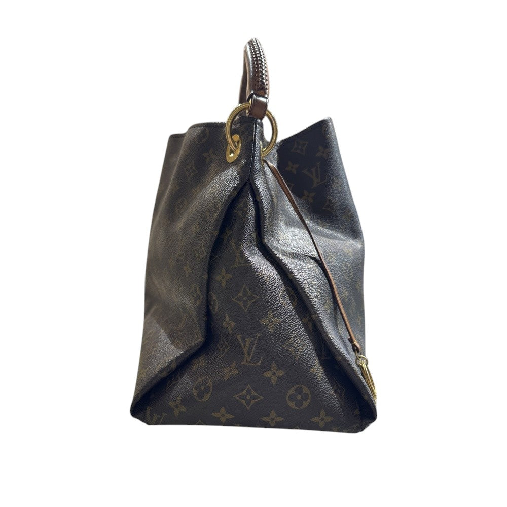 LOUIS VUITTON ARTSY MONOGRAM