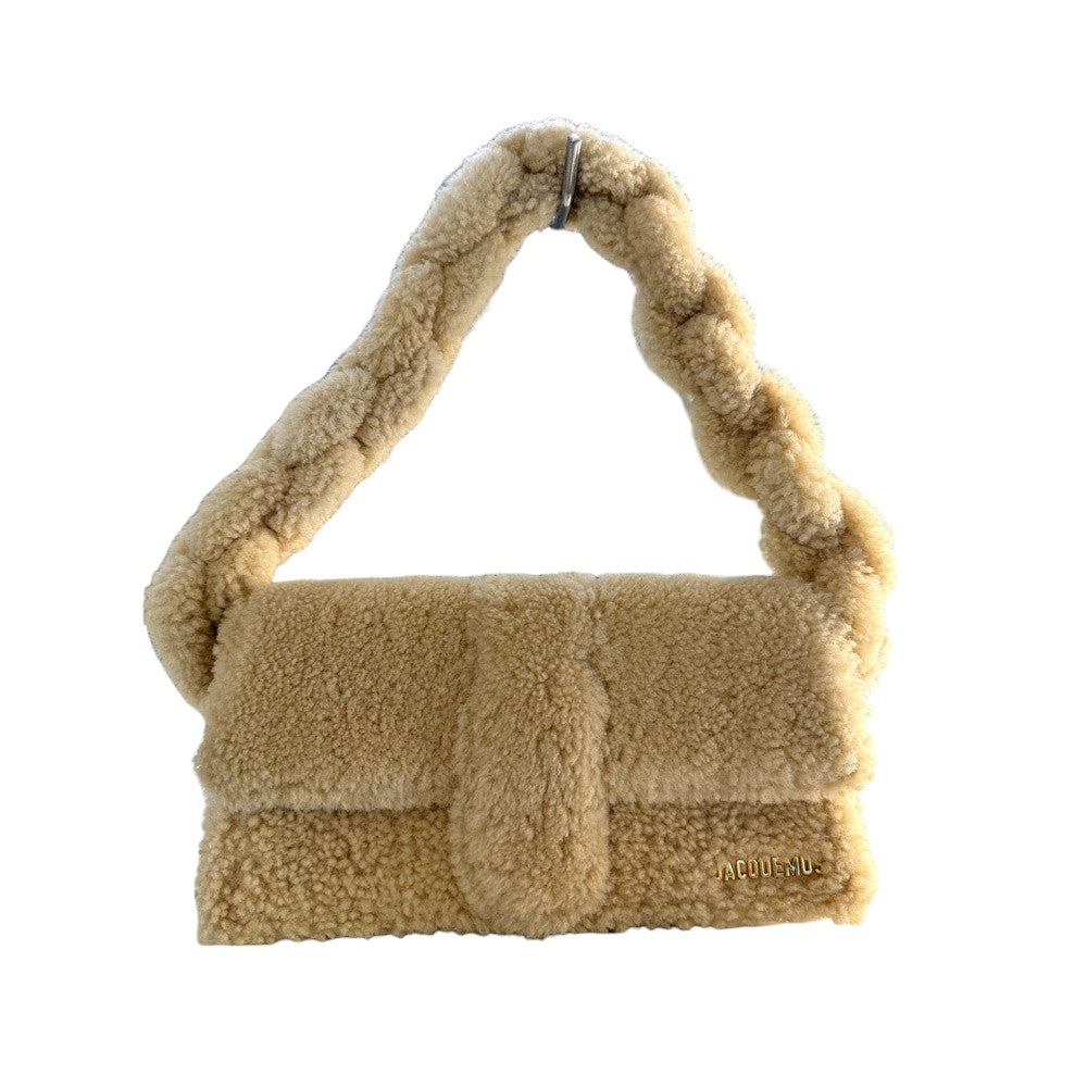 JACQUEMUS SCHULTERTASCHE LE BAMBIDOU AUS SHEARLING