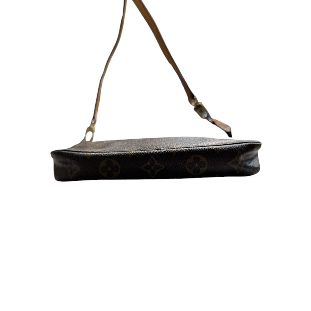 LOUIS VUITTON MONOGRAM POCHETTE MIT UMHÄNGEGURT